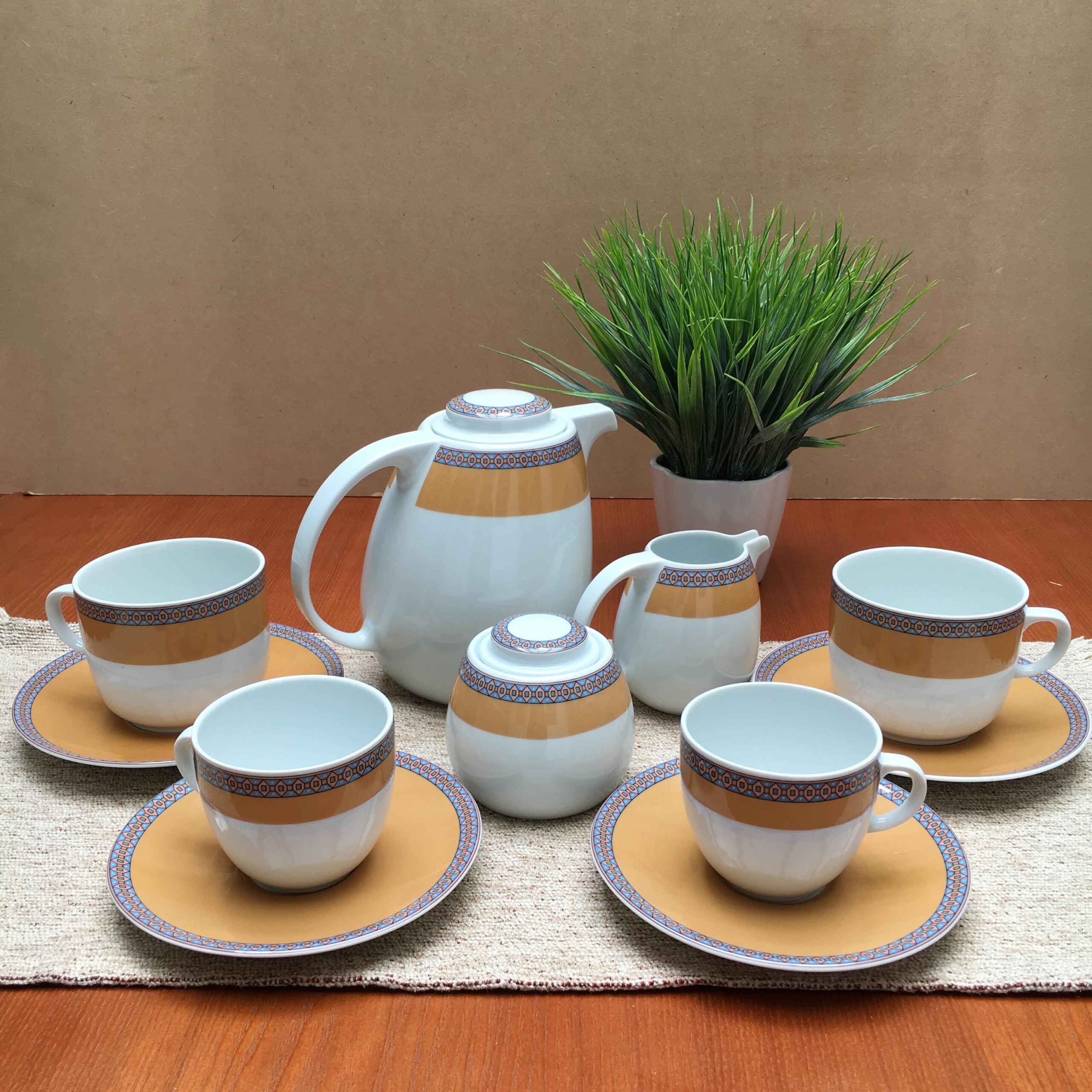 Porcelana. Juego de Desayuno para 2 personas - 7 piezas