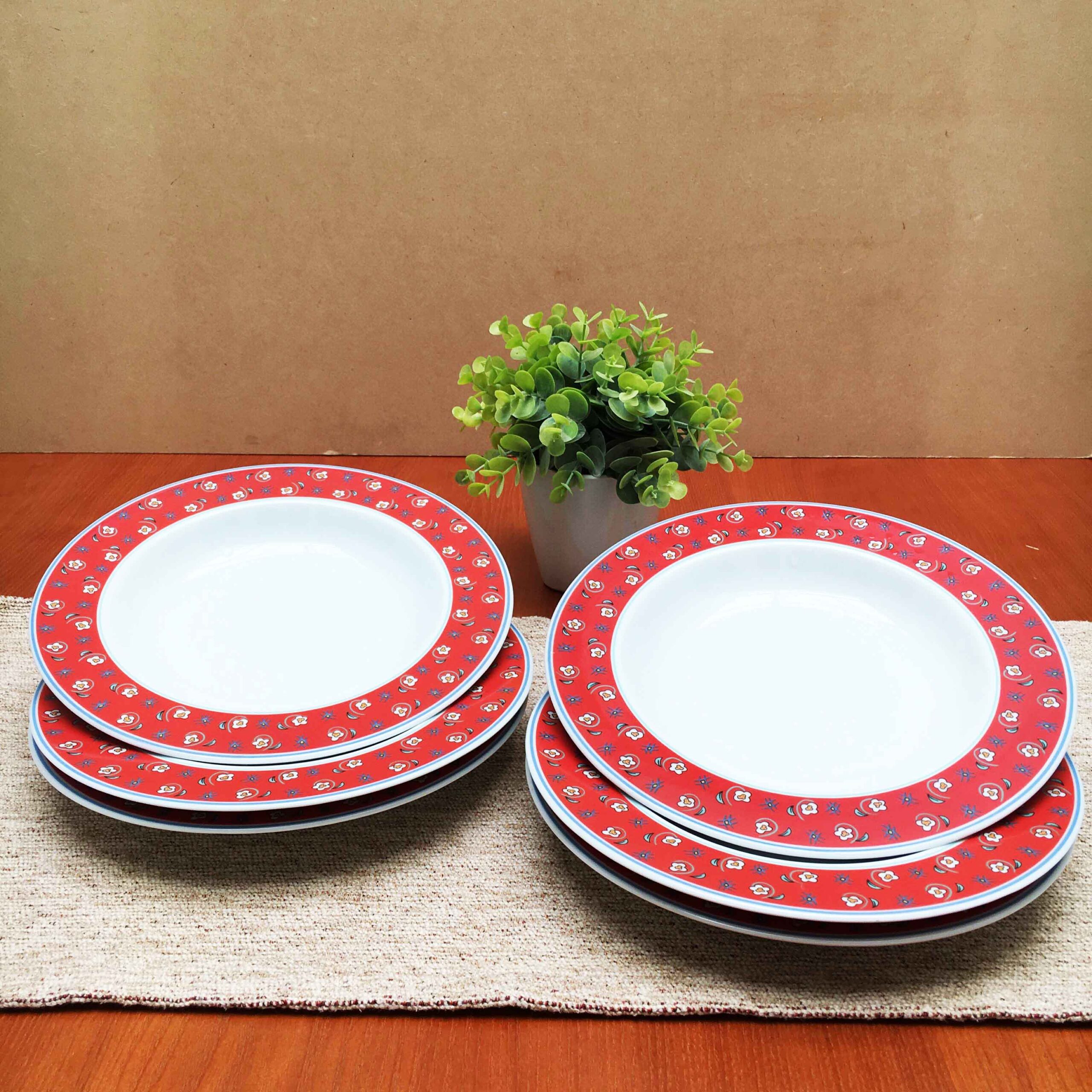Porcelana. Platos Hondos modelo Rojo - Set x 6